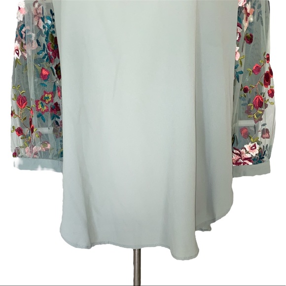 Umgee Embroidered Floral Semi-sheer Mesh Sleeve Top in Dusty Mint - S - Picture 5 of 14